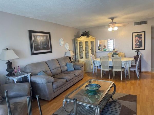 3940 NW 42 Avenue, Unit 315, Lauderdale Lakes, FL 33319