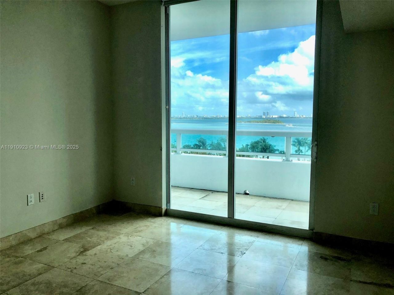 1800 N Bayshore Dr, Unit 605, Miami, FL 33132 Photo