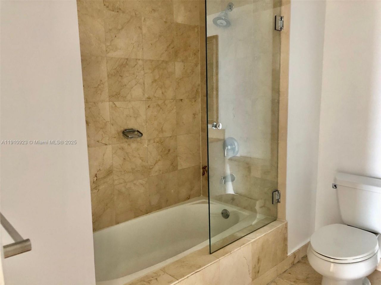 1800 N Bayshore Dr, Unit 605, Miami, FL 33132 Photo
