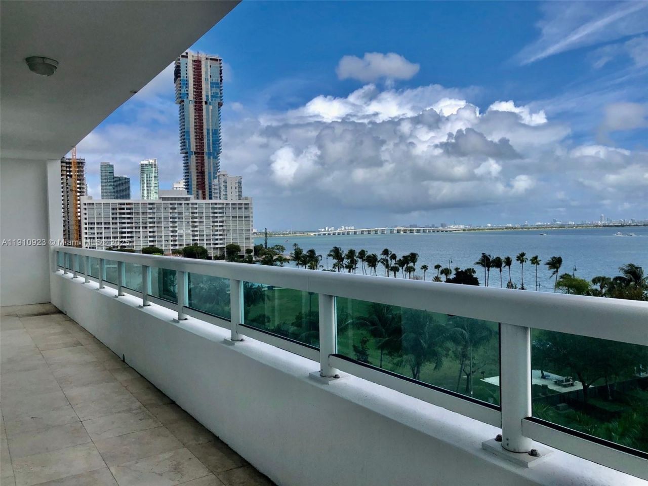 1800 N Bayshore Dr, Unit 605, Miami, FL 33132 Photo