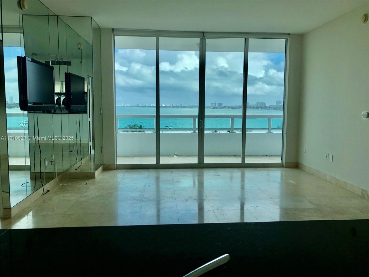 1800 N Bayshore Dr, Unit 605, Miami, FL 33132 Photo