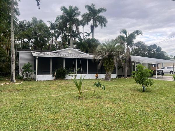 2833 SE 18TH TERRACE, OKEECHOBEE, FL 34974