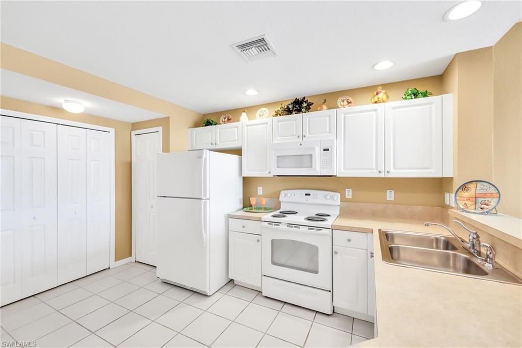 4256 Liron Ave, Unit 104, Fort Myers, FL 33916 Photo