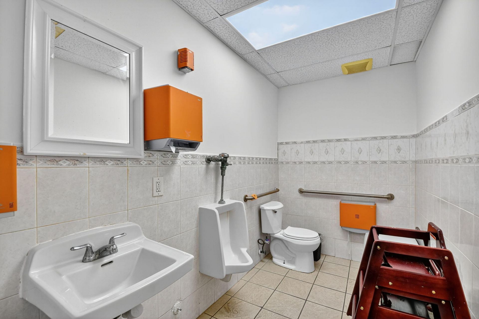 1541 W Blue Heron Boulevard, Riviera Beach, FL 33404 Photo