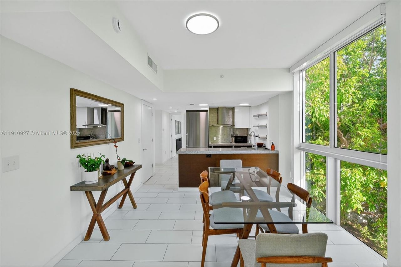 720 NE 62nd St, Unit 311, Miami, FL 33138 Photo