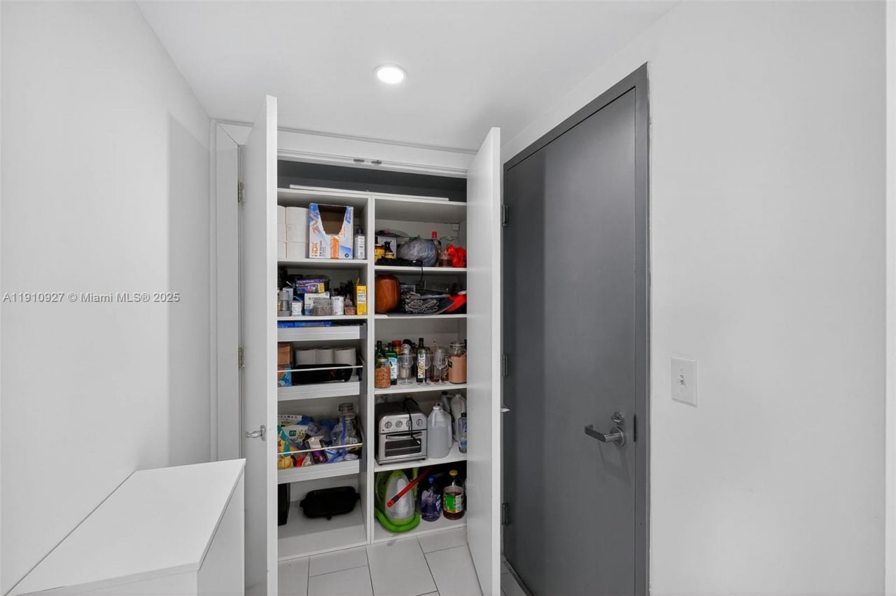 720 NE 62nd St, Unit 311, Miami, FL 33138 Photo