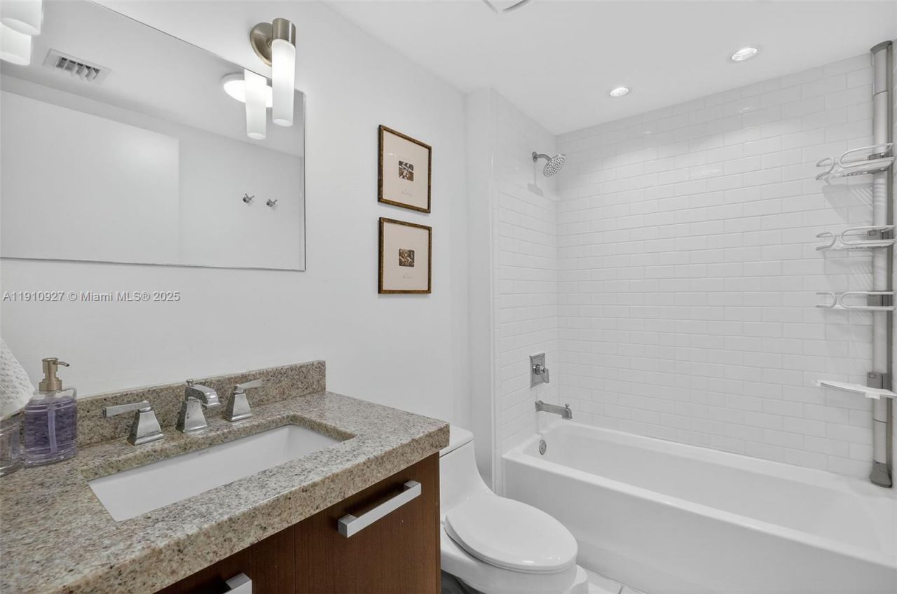 720 NE 62nd St, Unit 311, Miami, FL 33138 Photo