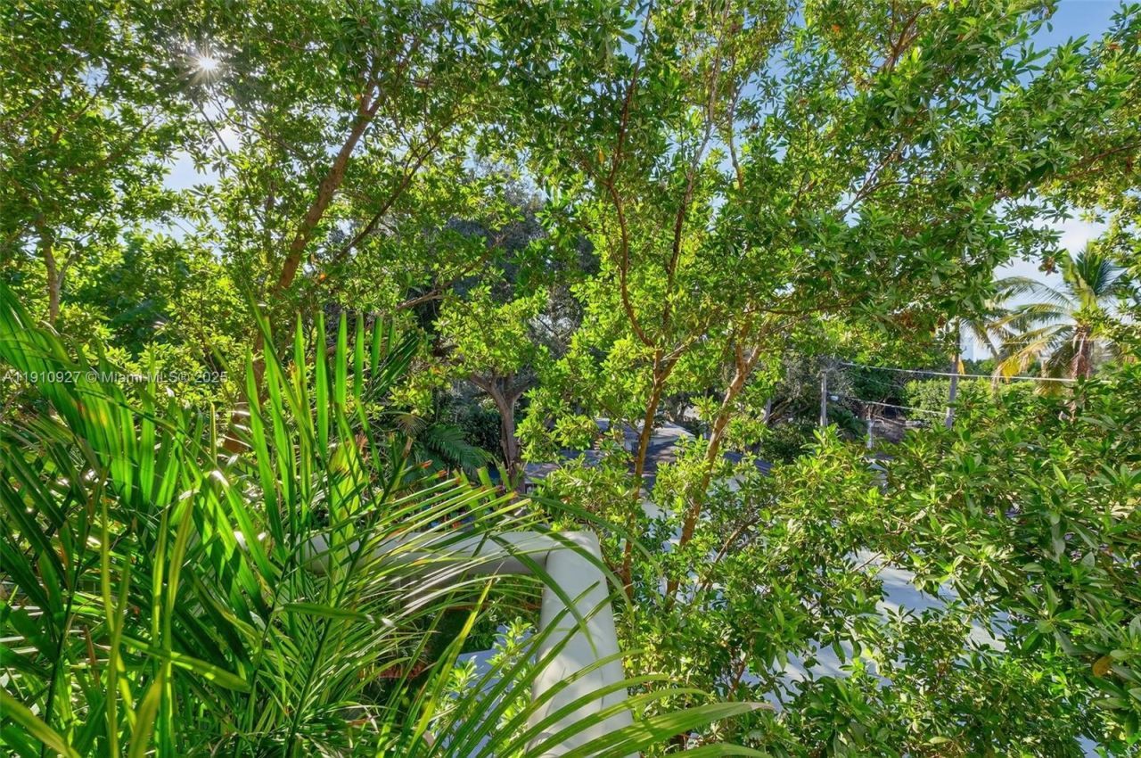 720 NE 62nd St, Unit 311, Miami, FL 33138 Photo