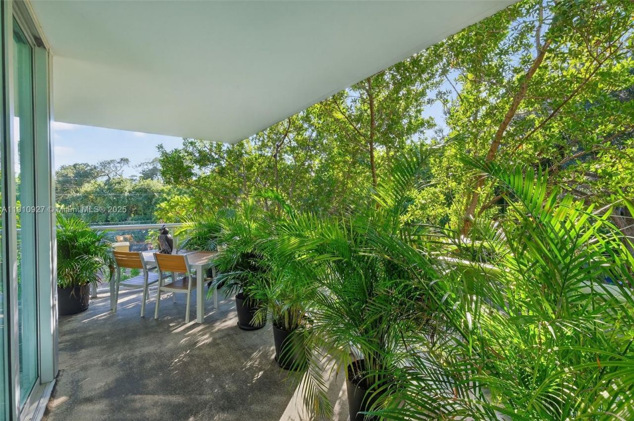 720 NE 62nd St, Unit 311, Miami, FL 33138 Photo