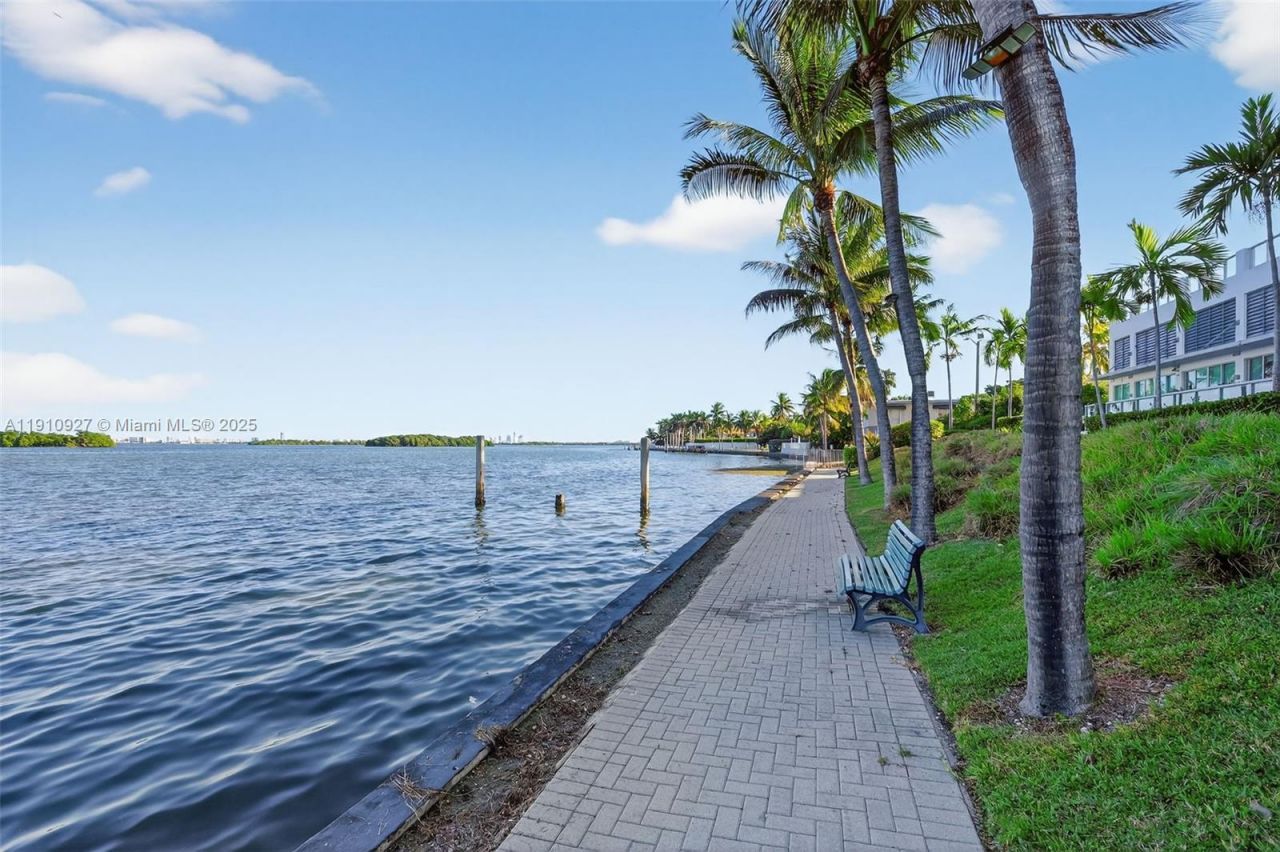 720 NE 62nd St, Unit 311, Miami, FL 33138 Photo