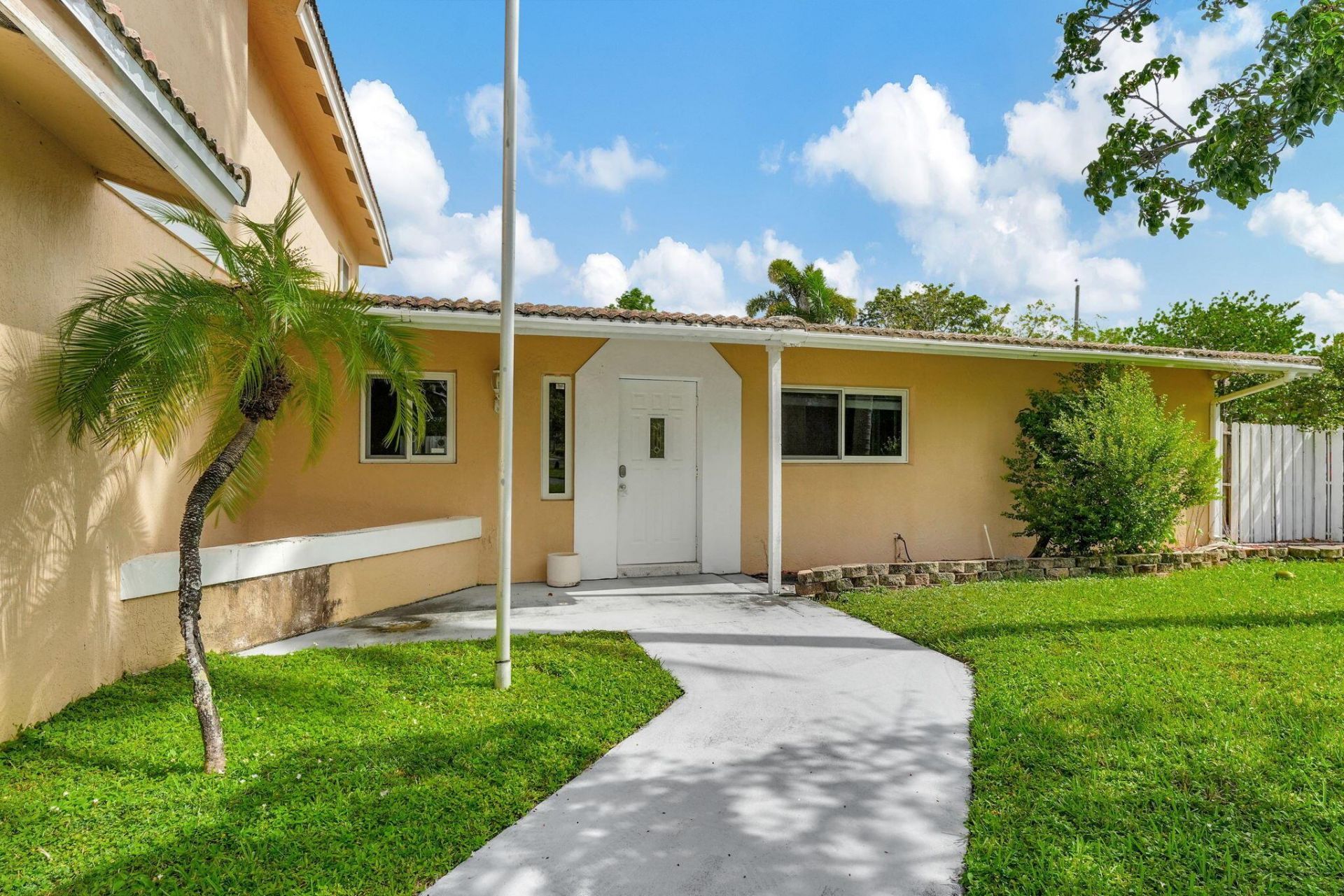 1300 NE 26th Avenue Ne, Pompano Beach, FL 33062 Photo