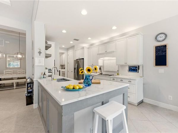 7783 Martino CIR, NAPLES, FL 34112