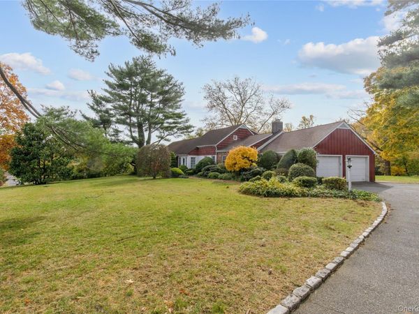 18 LIGHTHOUSE Road, Great Neck, NY 11024