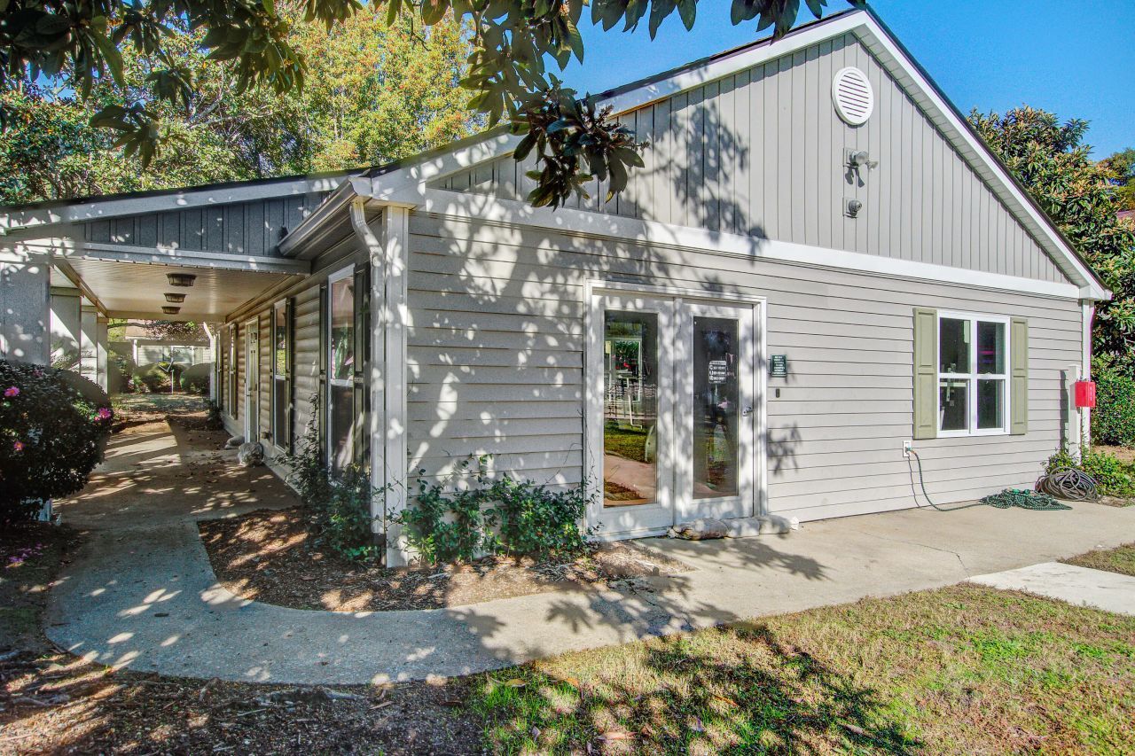 1402 Camp Road Photo 30