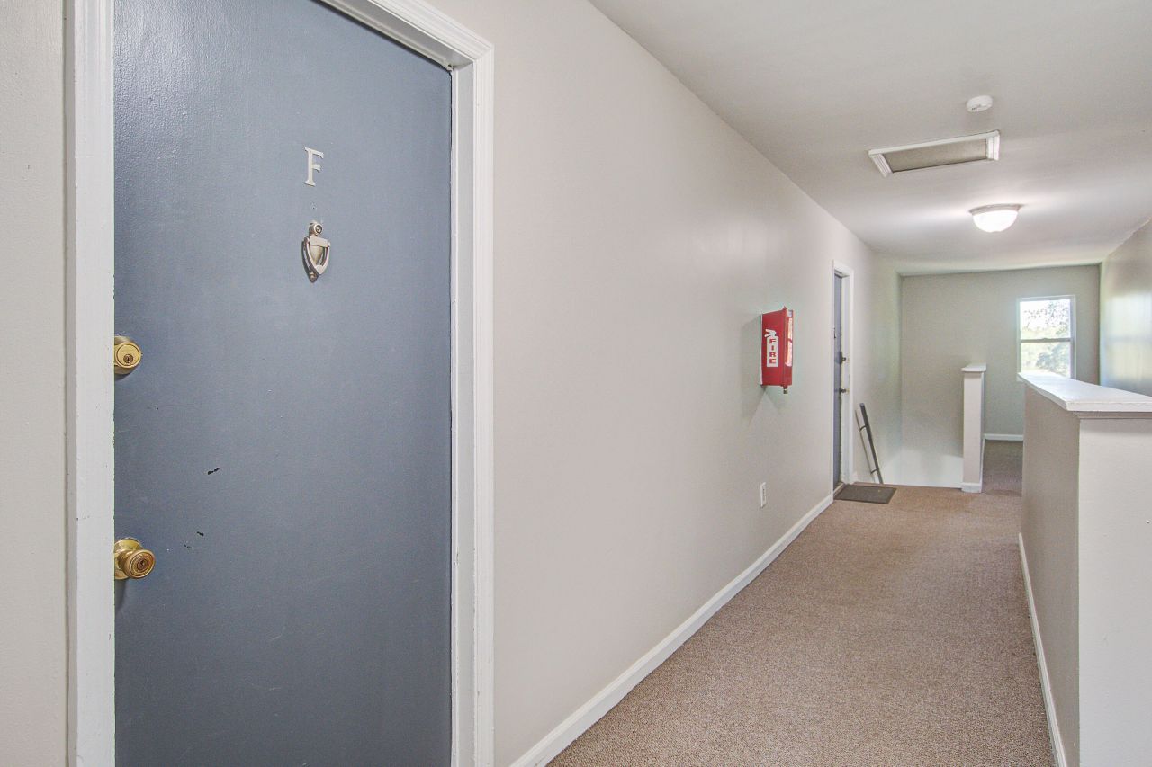 1402 Camp Road Photo 7