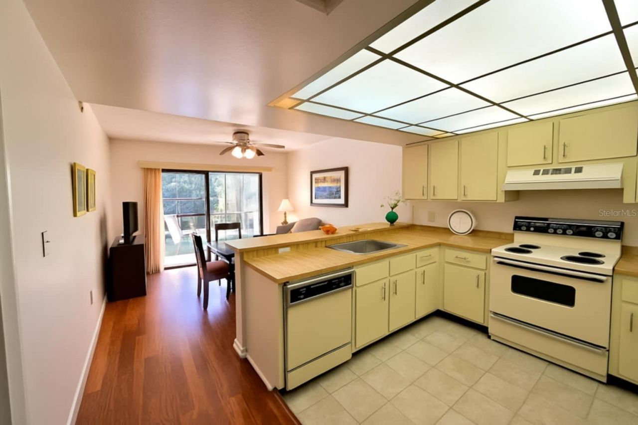 425 30th Avenue W, Unit C206, Bradenton, FL 34205 Photo