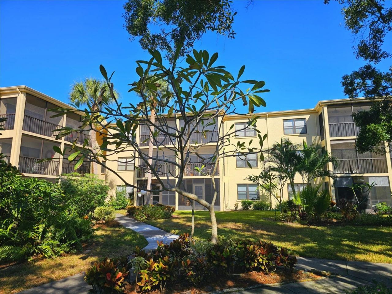 425 30th Avenue W, Unit C206, Bradenton, FL 34205 Photo