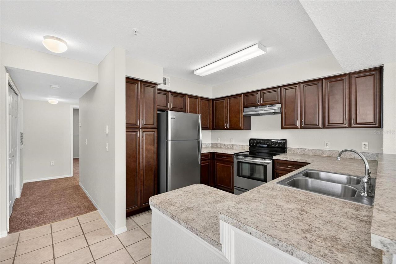13917 Fairway Island Drive, Unit 928, Orlando, FL 32837 Photo