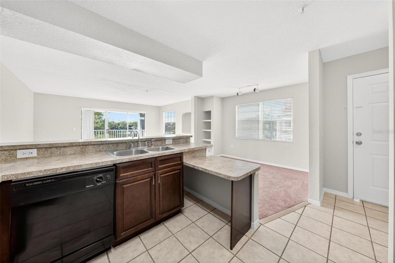 13917 Fairway Island Drive, Unit 928, Orlando, FL 32837 Photo