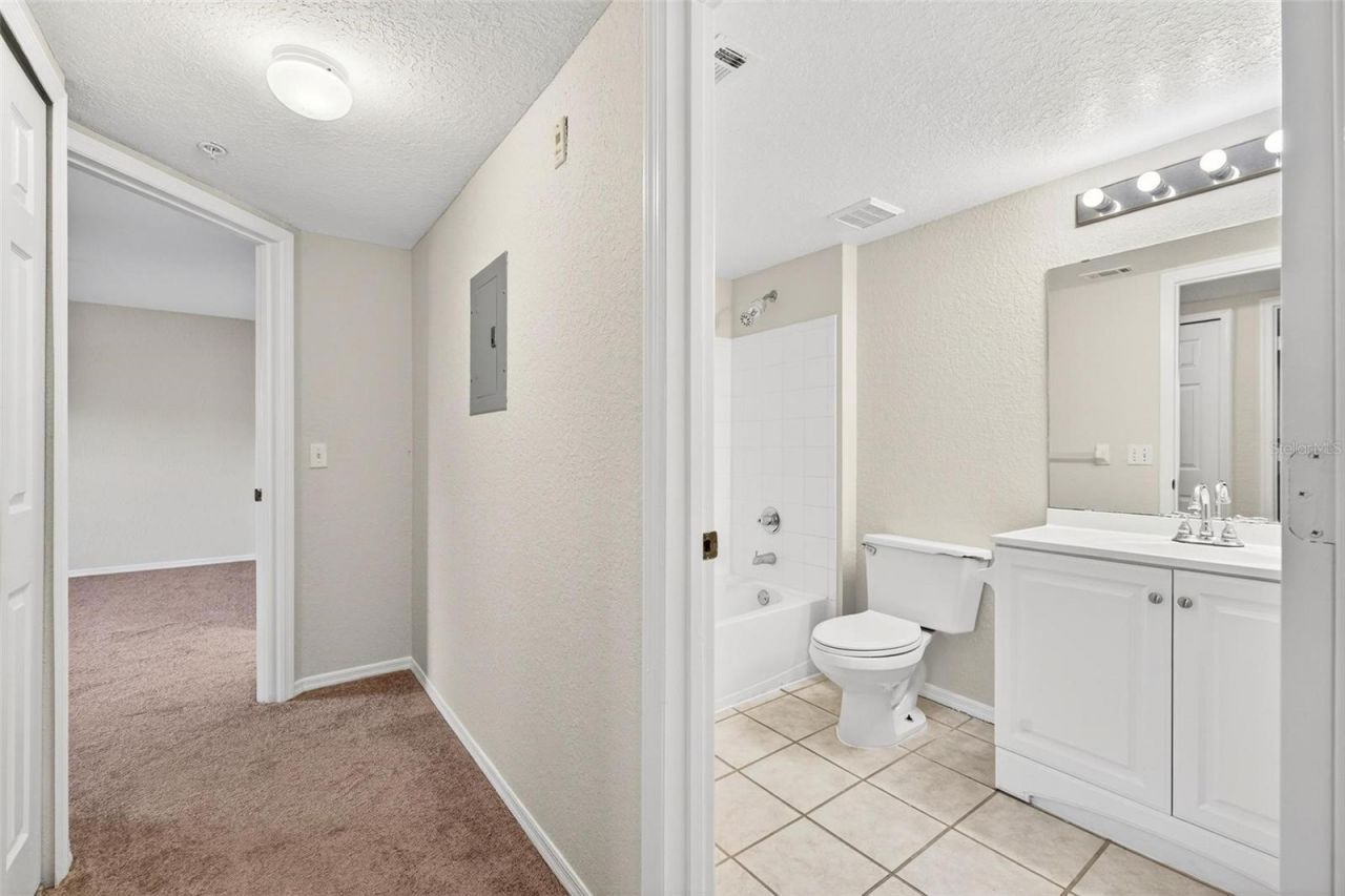 13917 Fairway Island Drive, Unit 928, Orlando, FL 32837 Photo
