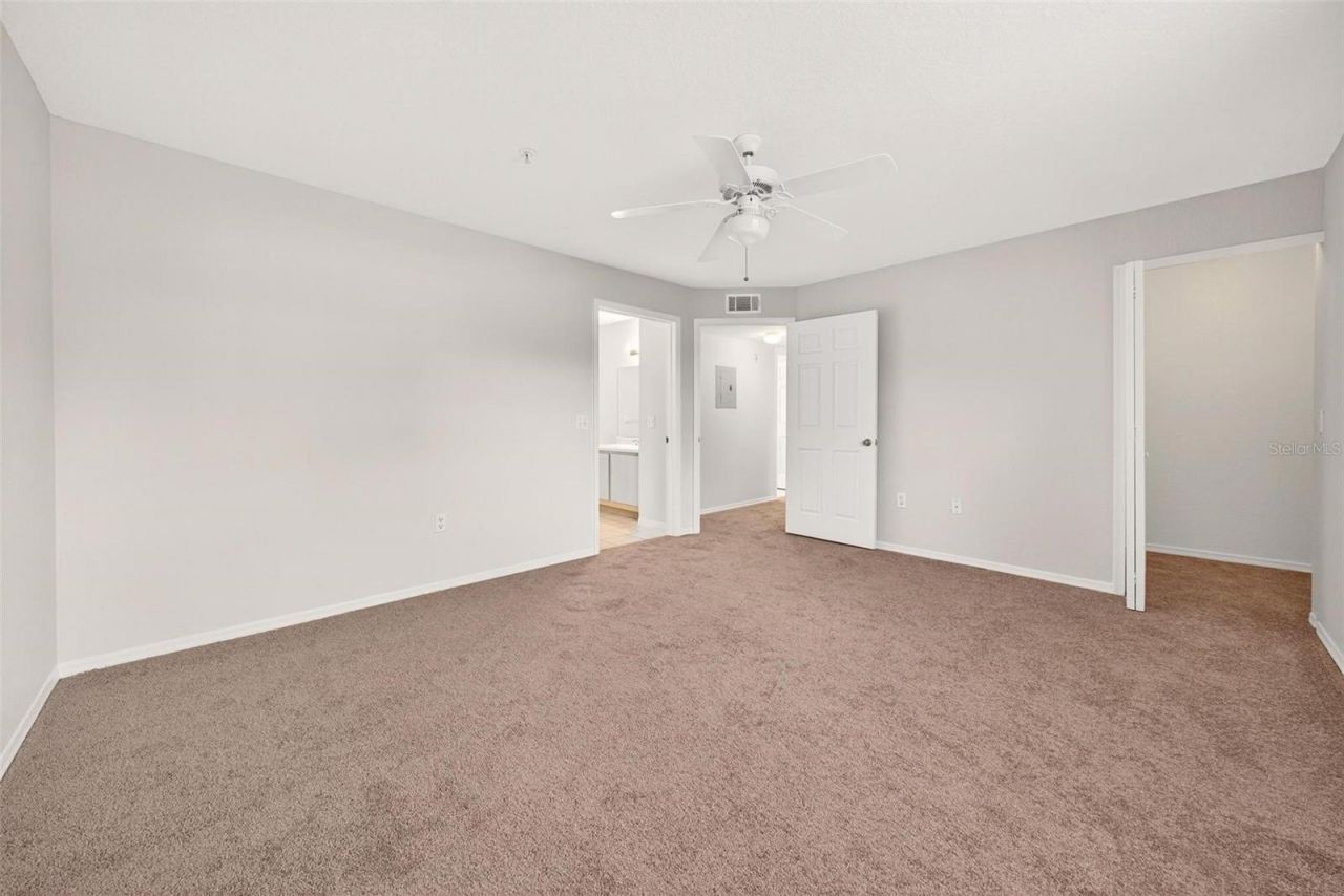 13917 Fairway Island Drive, Unit 928, Orlando, FL 32837 Photo
