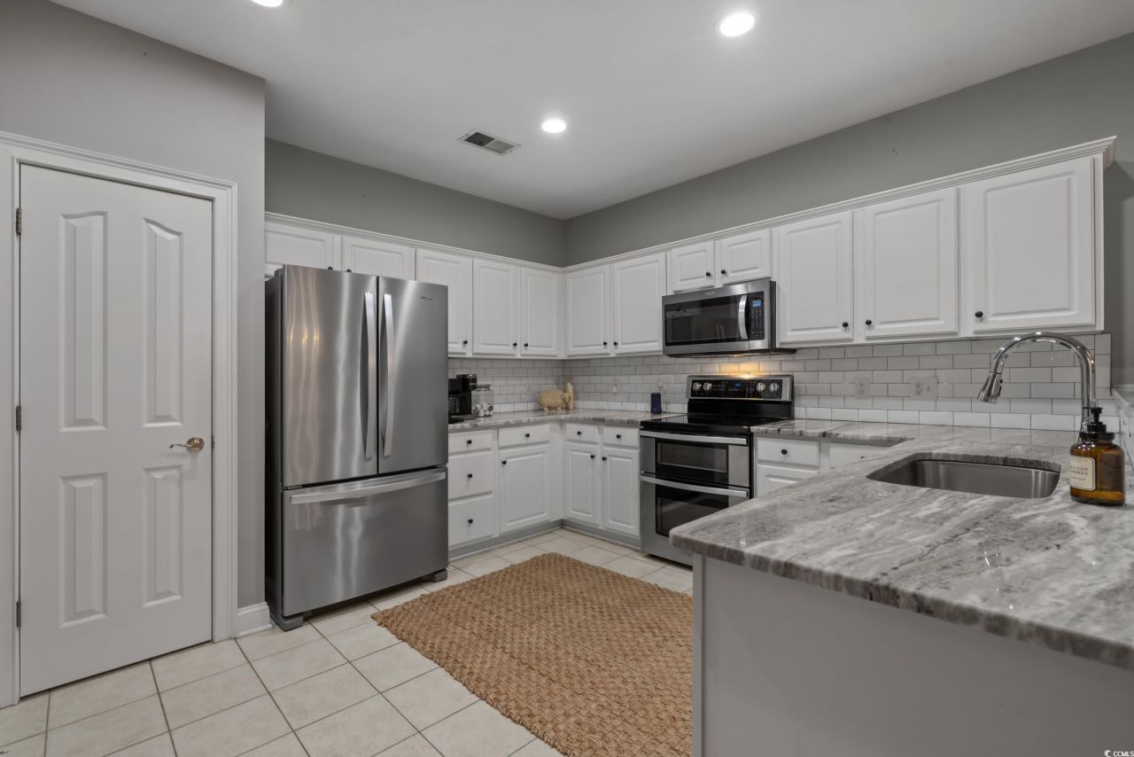 2450 Marsh Glen Dr. Photo 12