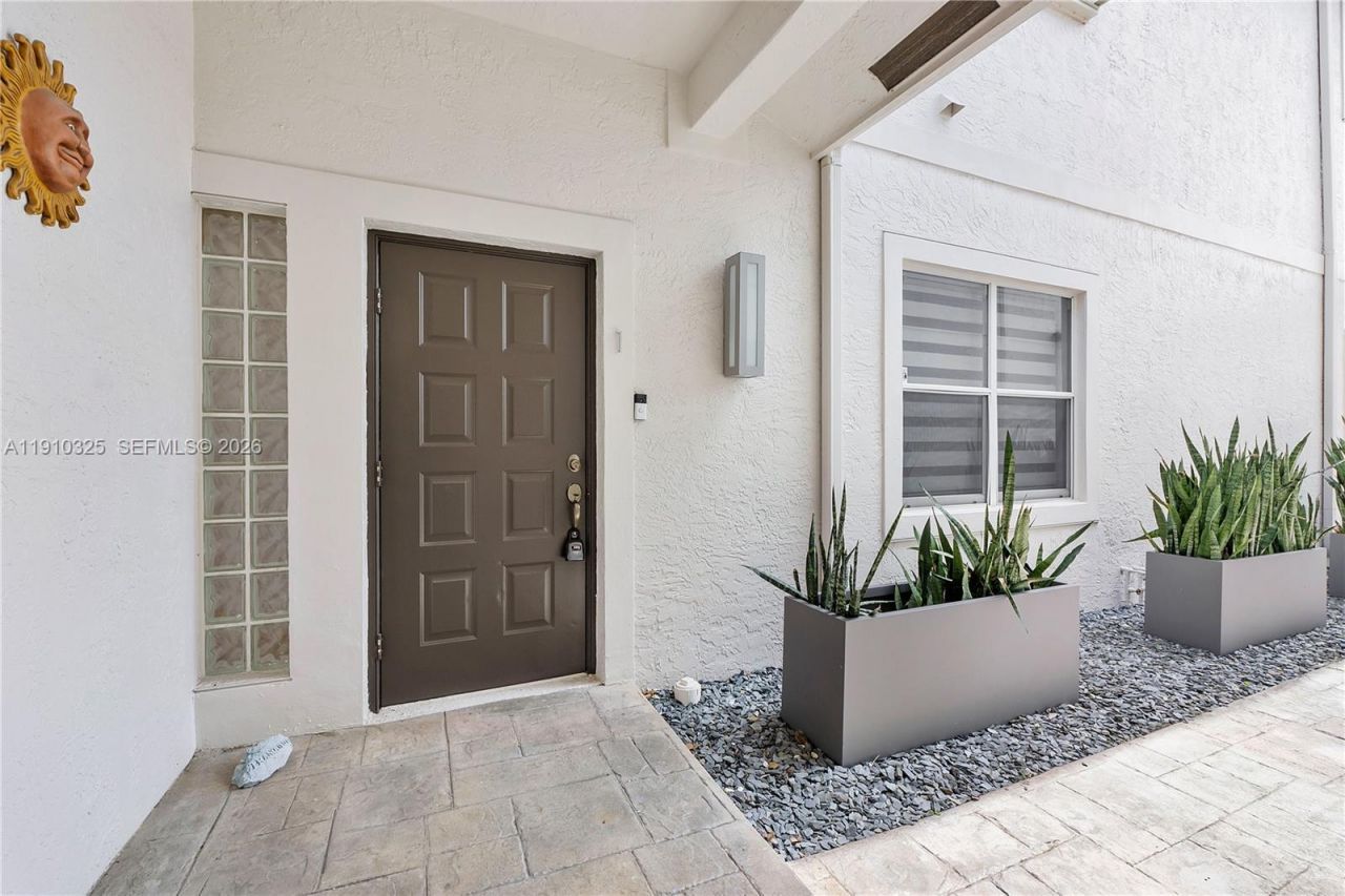 2737 NE 28th Ct, Unit 1, Lighthouse Point, FL 33064 Photo