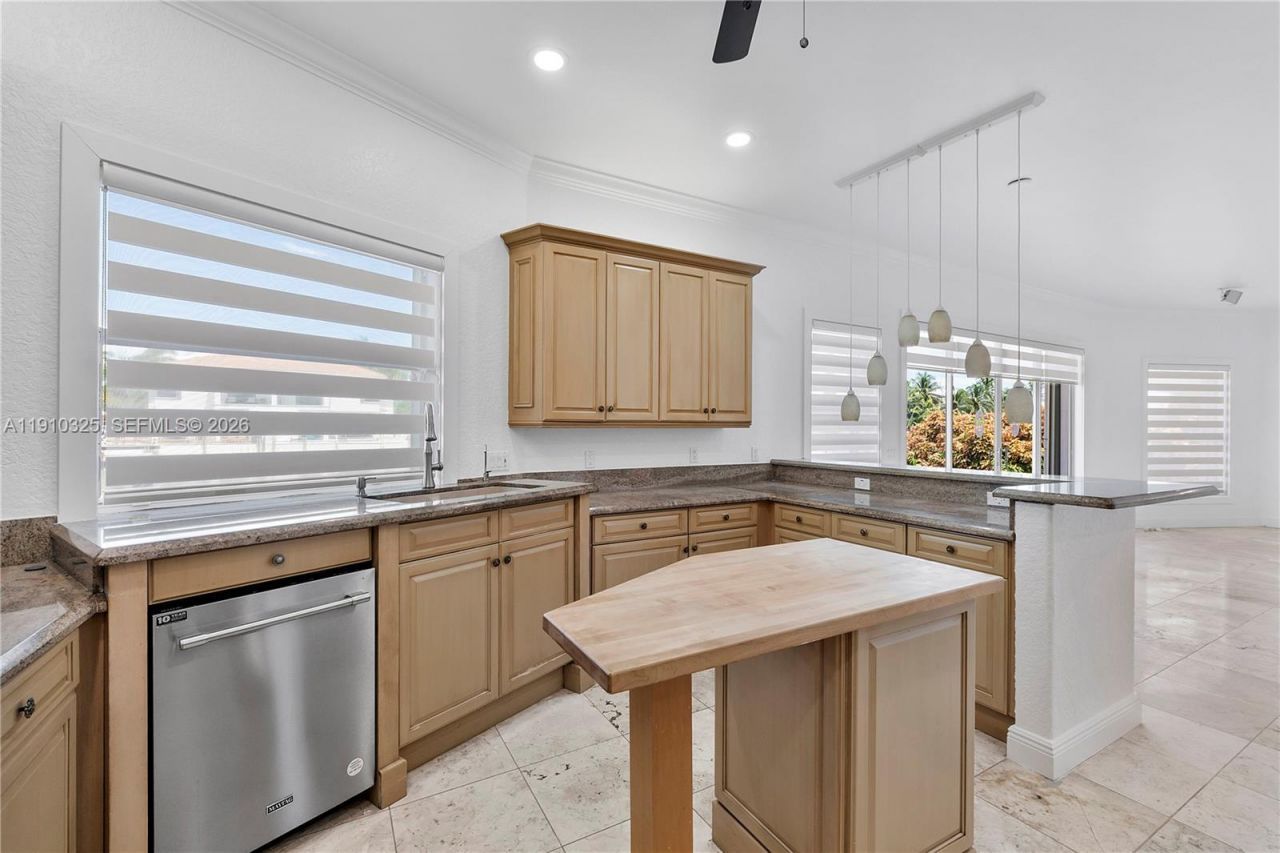 2737 NE 28th Ct, Unit 1, Lighthouse Point, FL 33064 Photo