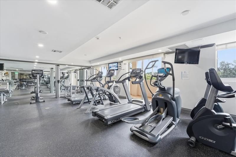 2011 N Ocean Blvd, Unit 302, Fort Lauderdale, FL 33305 Photo