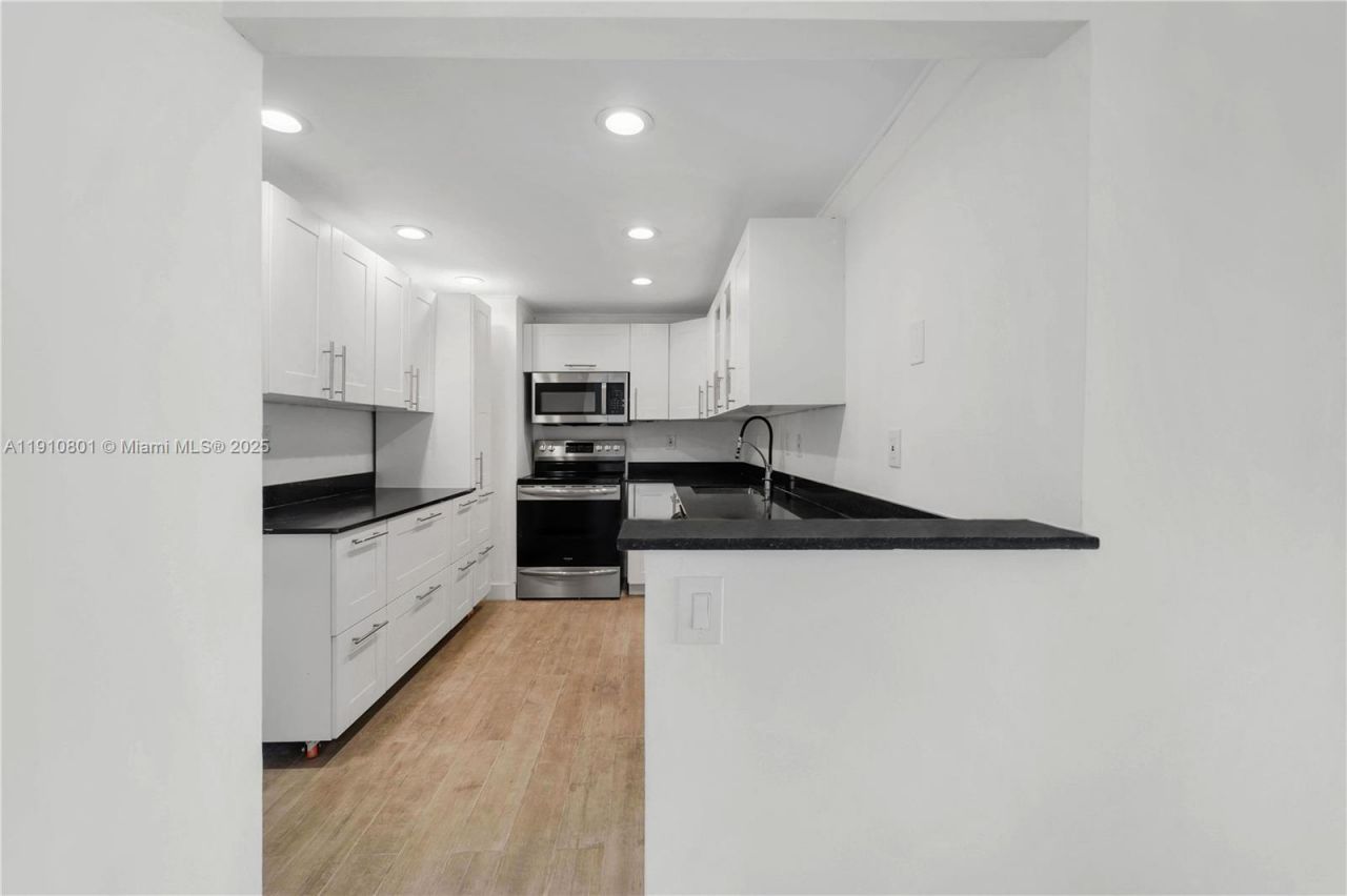 780 NE 69th St, Unit 1004, Miami, FL 33138 Photo