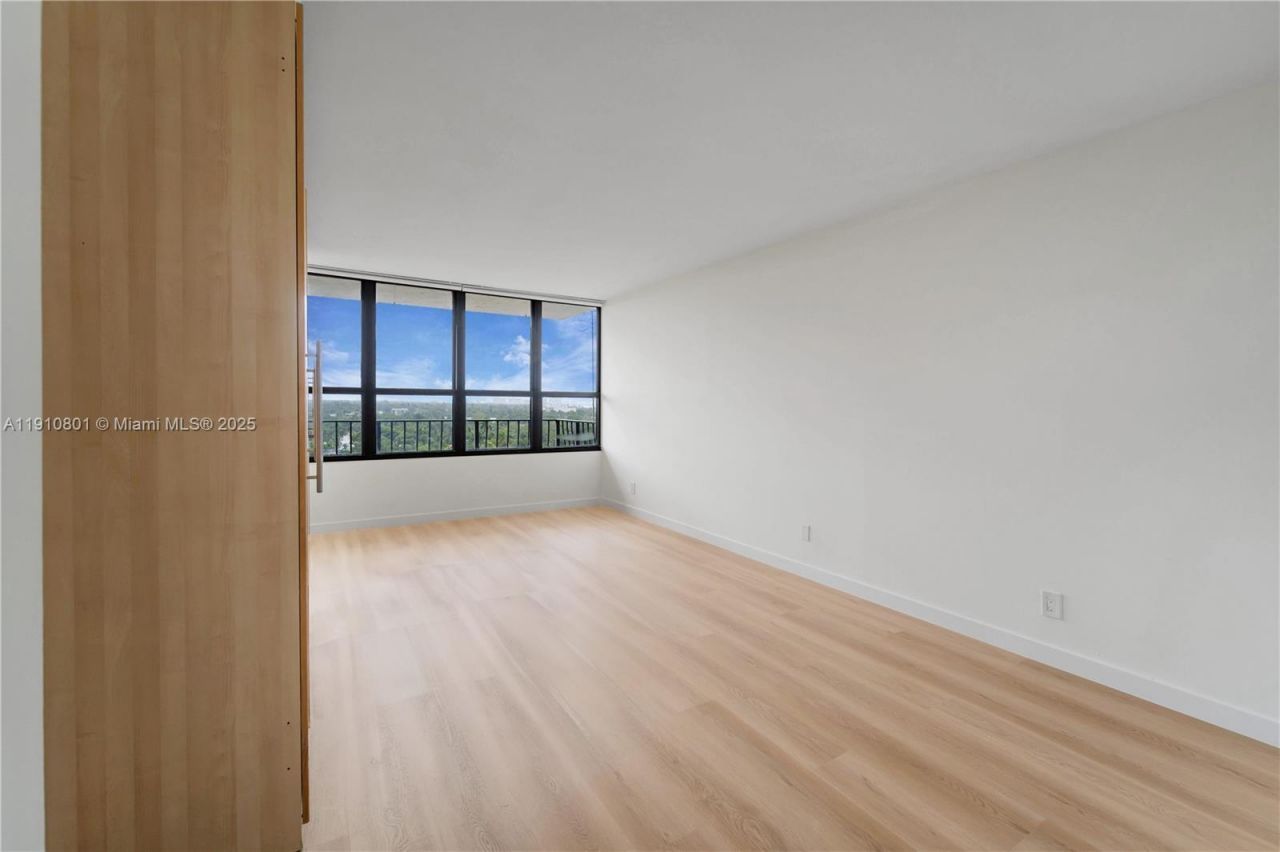 780 NE 69th St, Unit 1004, Miami, FL 33138 Photo