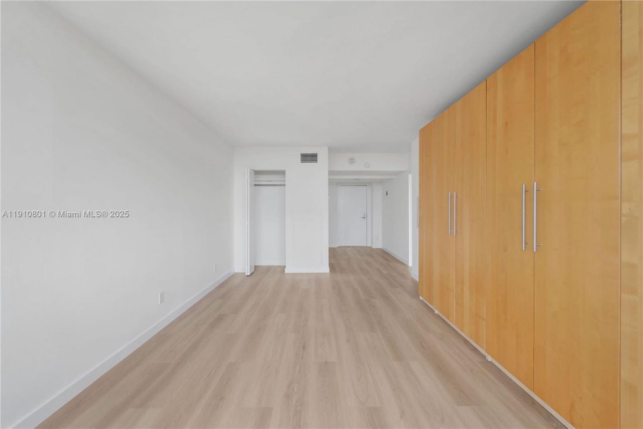 780 NE 69th St, Unit 1004, Miami, FL 33138 Photo