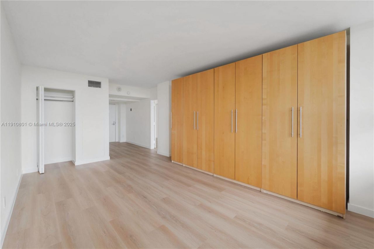 780 NE 69th St, Unit 1004, Miami, FL 33138 Photo