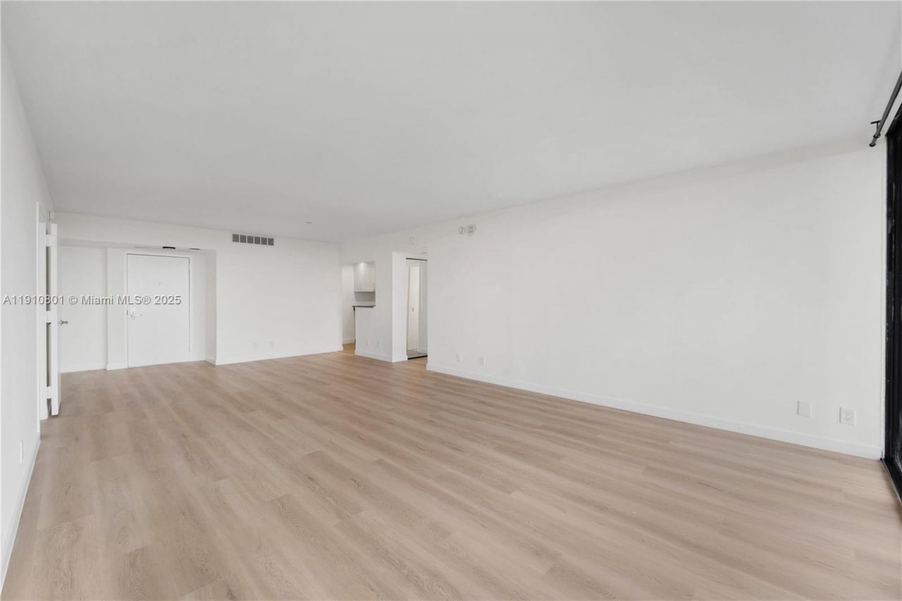 780 NE 69th St, Unit 1004, Miami, FL 33138 Photo