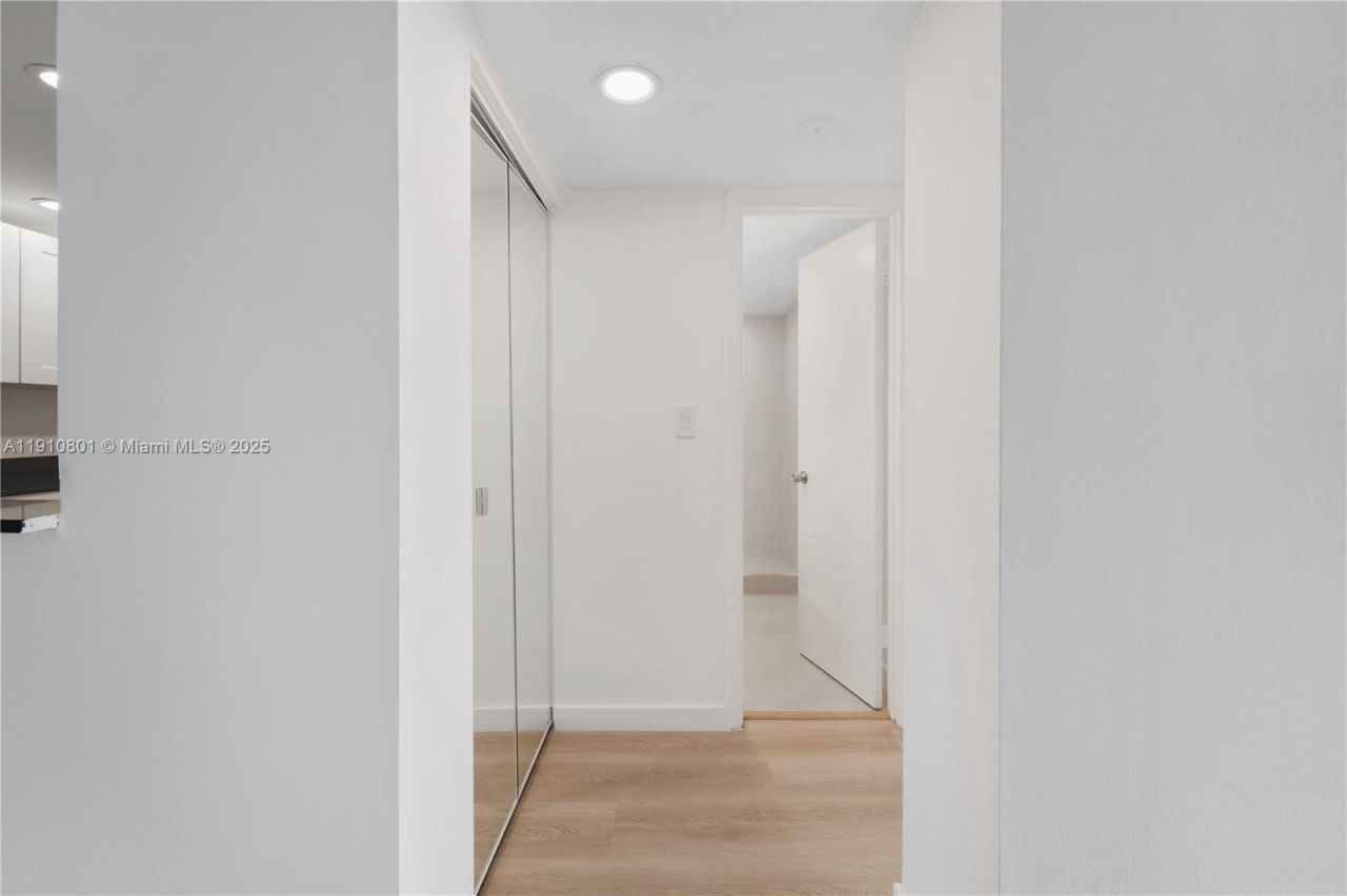 780 NE 69th St, Unit 1004, Miami, FL 33138 Photo