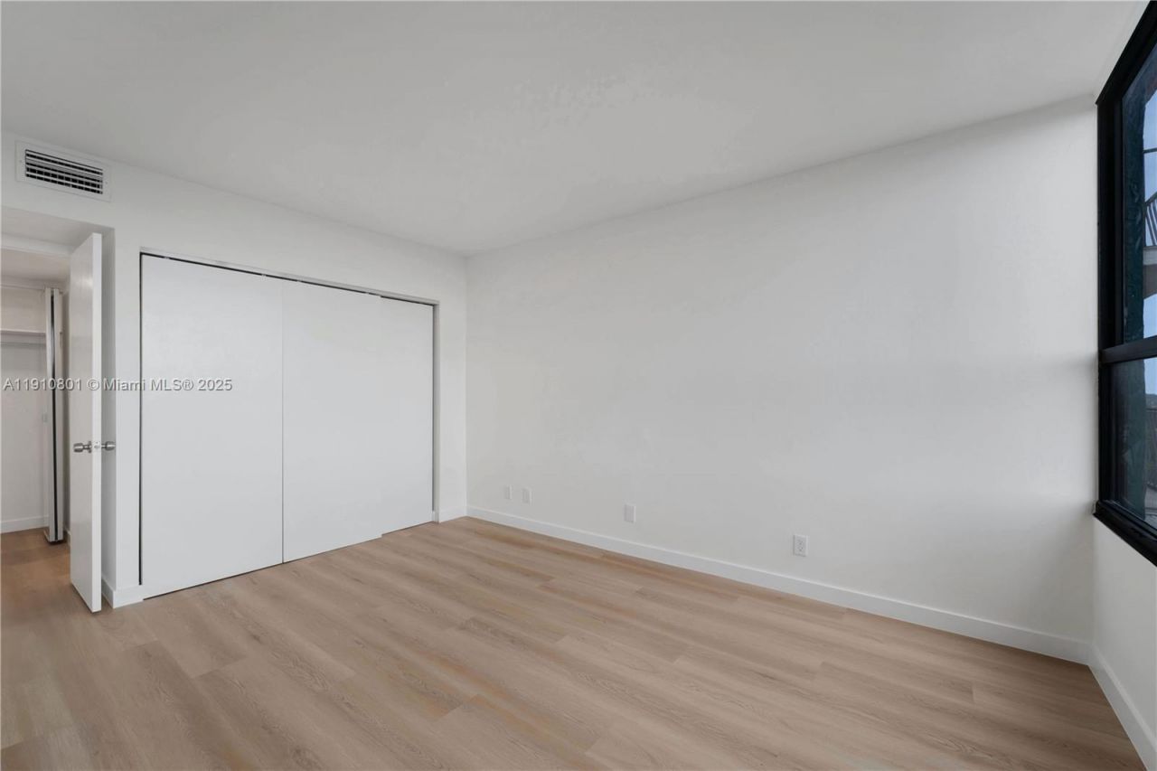 780 NE 69th St, Unit 1004, Miami, FL 33138 Photo