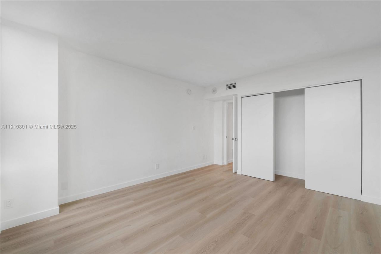 780 NE 69th St, Unit 1004, Miami, FL 33138 Photo