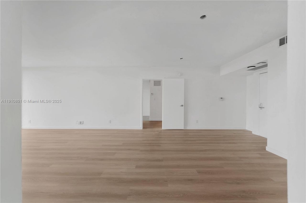 780 NE 69th St, Unit 1004, Miami, FL 33138 Photo