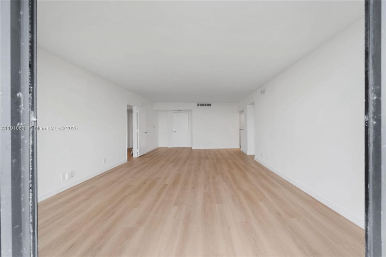 780 NE 69th St, Unit 1004, Miami, FL 33138 Photo