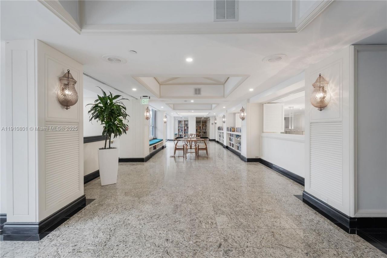 780 NE 69th St, Unit 1004, Miami, FL 33138 Photo