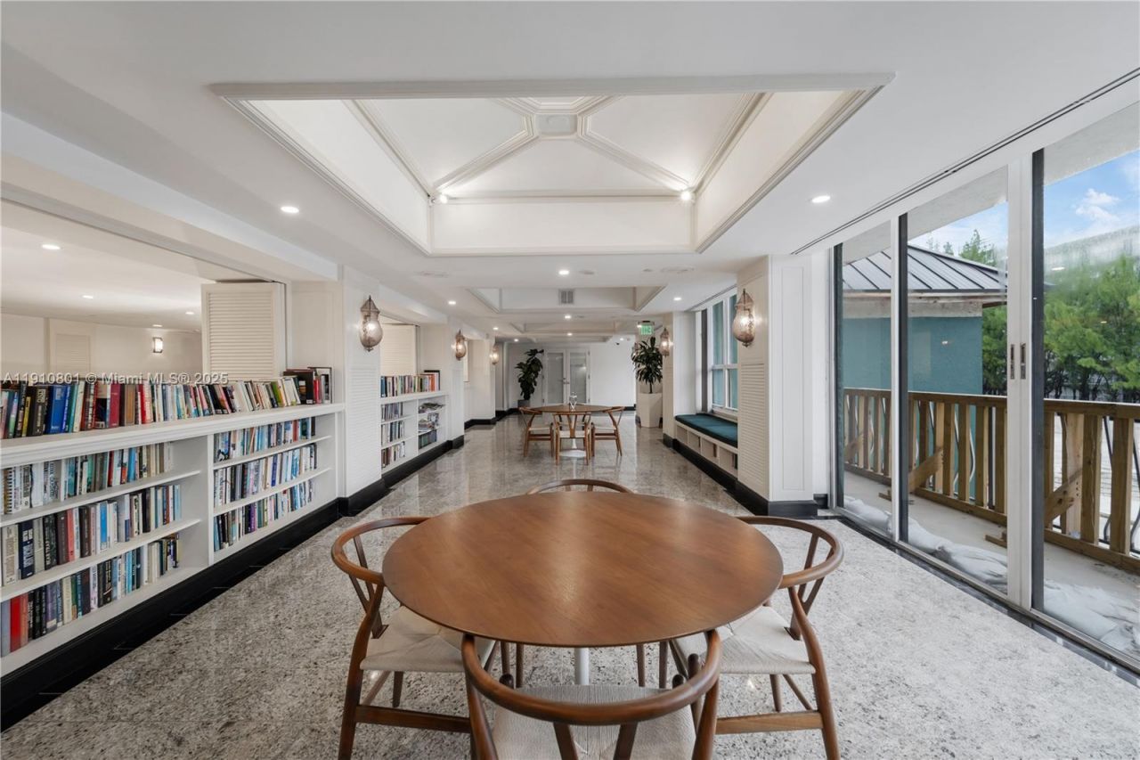 780 NE 69th St, Unit 1004, Miami, FL 33138 Photo