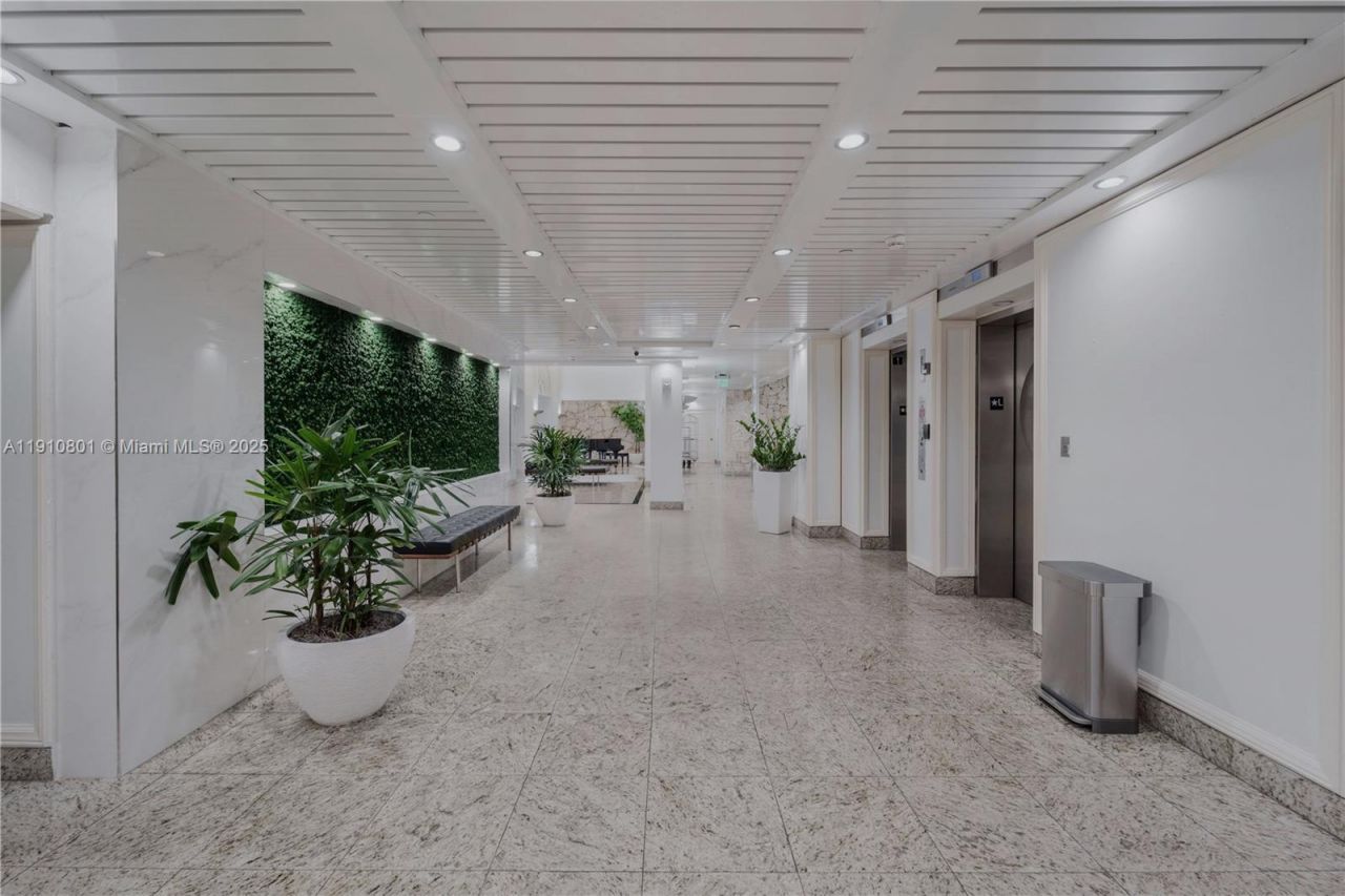 780 NE 69th St, Unit 1004, Miami, FL 33138 Photo