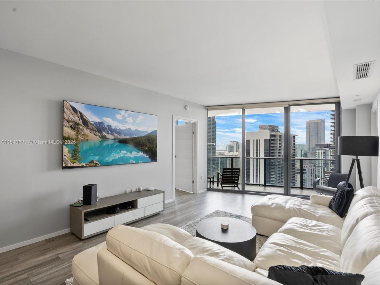 801 S Miami Ave, Unit 4402, Miami, FL 33130 Photo