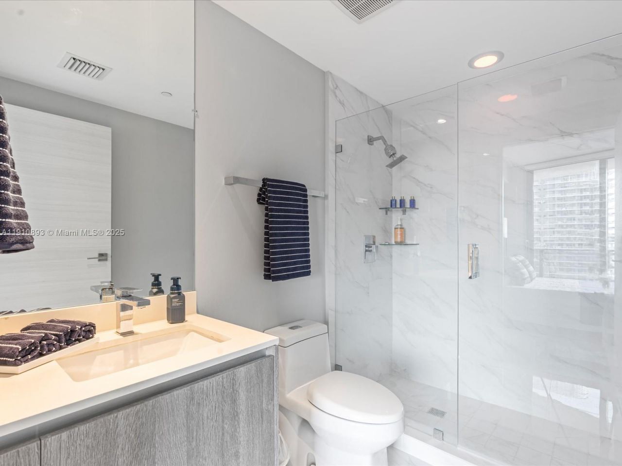 801 S Miami Ave, Unit 4402, Miami, FL 33130 Photo