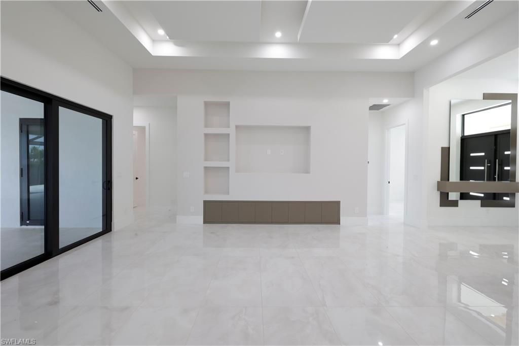 1118 Del Prado Blvd N, Cape Coral, FL 33909 Photo