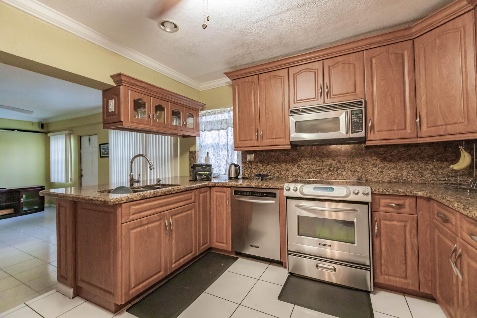 4141 NW 32nd Avenue, Lauderdale Lakes, FL 33309 Photo