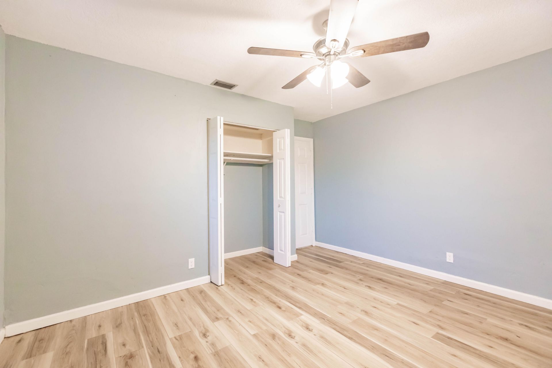 4141 NW 32nd Avenue, Lauderdale Lakes, FL 33309 Photo