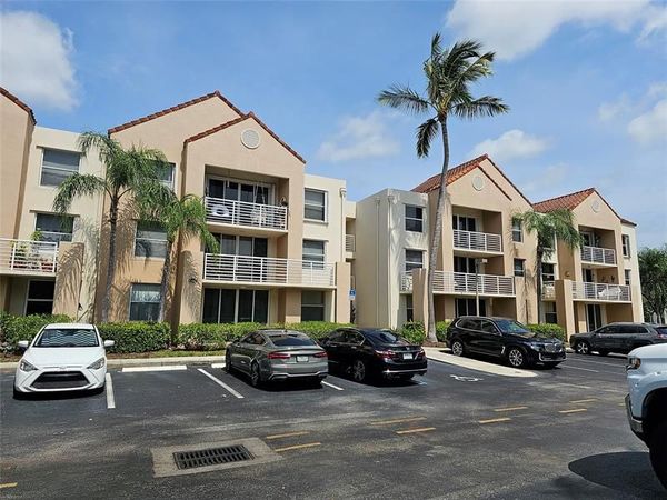 2731 Ocean Club Blvd, Unit 106, Hollywood, FL 33019