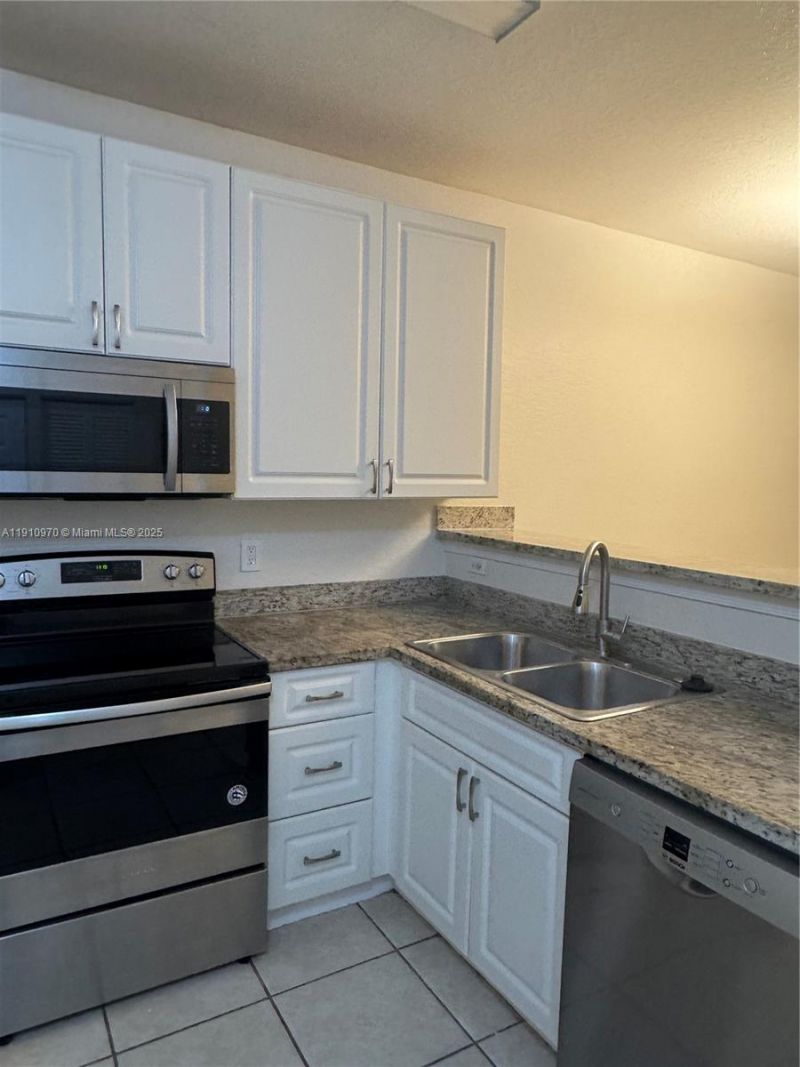 3670 NW 91st Ln, Unit 3670, Sunrise, FL 33351 Photo