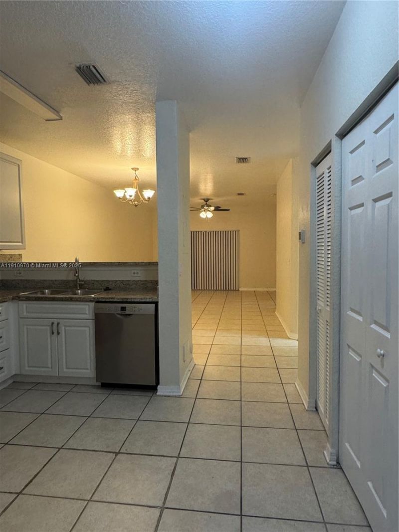 3670 NW 91st Ln, Unit 3670, Sunrise, FL 33351 Photo